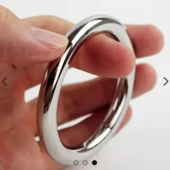 So sánh vòng inox đeo dương vật cao cấp và hàng rẻ tiền